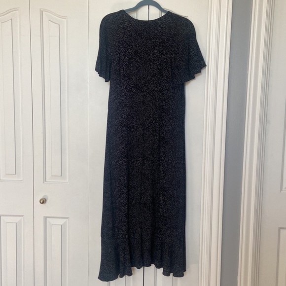 Sexy black dress, with middle slit and eyelet buttons - Picture 6 of 6